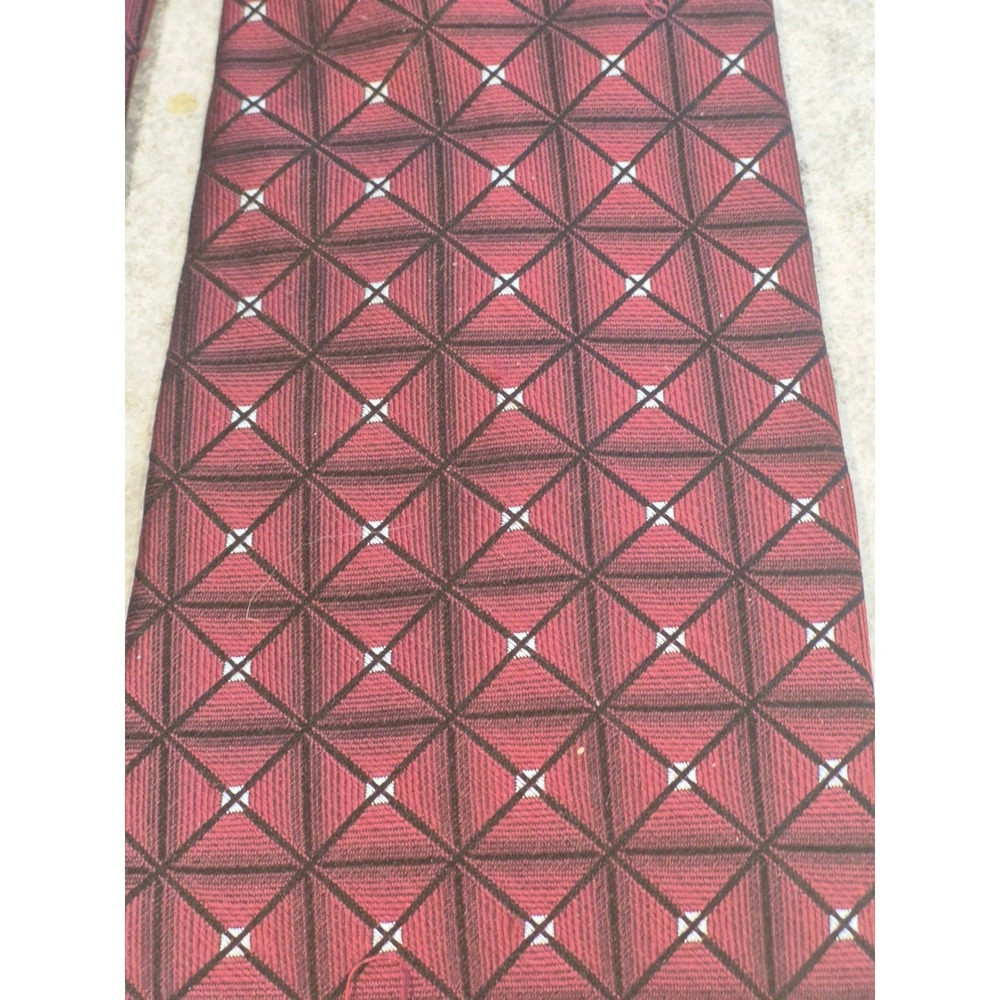 Embassy Row‎ Neckwear Men Burgundy Geometric Silk Dress Tie - Picture 2 of 7